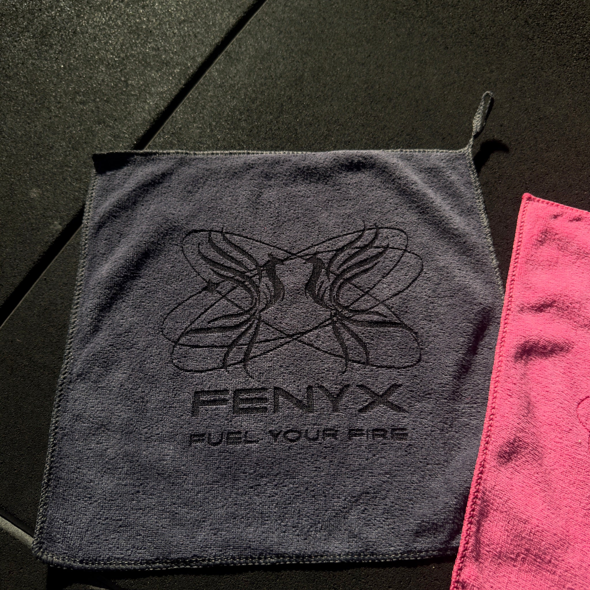 Toalla de Microfibra Fenyx — Fuel Your Fire